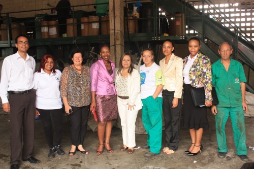 South African government delegates visiting waste pickers' cooperative CooperLimpa in Diadema to learn about participatory and inclusive waste management models. Photo credit: WIEGO.