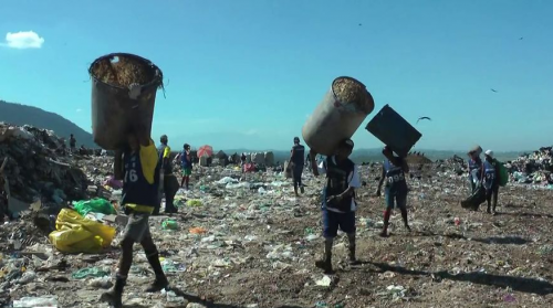 An image from the documentary "Catador" about the closure of the Gericinó dumpsite in Rio de Janeiro.